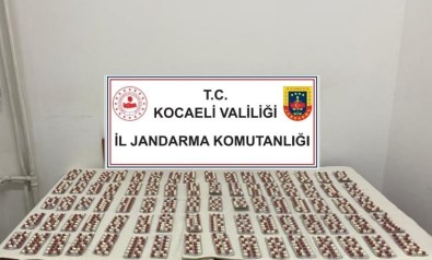Kocaeli'de Bin 115 Sentetik Ecza Hap Ele Geçirildi