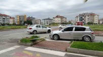 Manavgat'ta 2 Otomobil Çarpisti Açiklamasi 1 Yarali Haberi