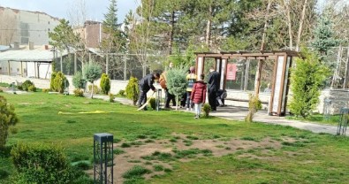 Parkta erkek cesedi bulundu