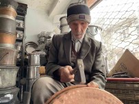 Yarim Asirlik Bakir Ustasi Meslegini Oglu Ile Yasatiyor
