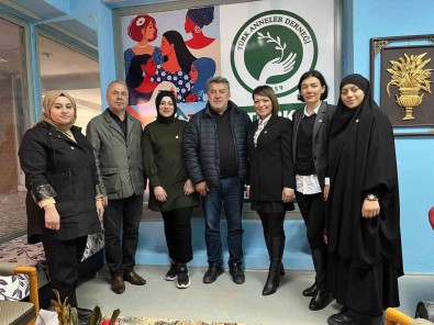 Alapli Türk Anneler Dernegi'nden 150 Adet Yardim Kolisi