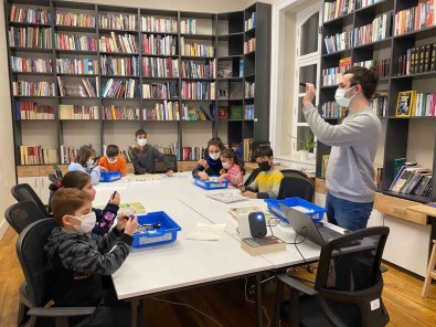 Izq Ve Kontak, Gelecegin Girisimcilerini Yetistirecek