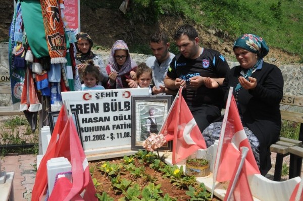 Şehit ailelerinden, küfürbaz Lütfü Türkkan’ın aday gösterilmesine sert tepki: 'Bırakın Meclis'i Türkiye'de bile yeri yok'