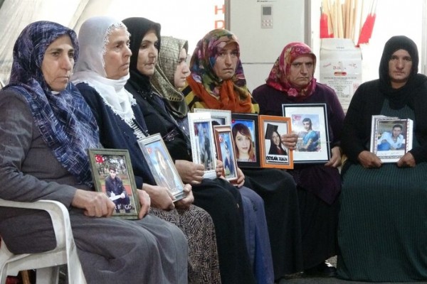Diyarbakır anneleri evlat nöbetinin bin 317'nci gününde