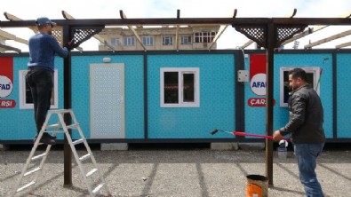 AFAD, Kahramanmaraşlı depremzede esnafa konteyner çarşı kurdu