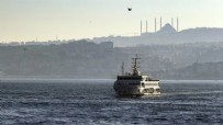  SEFER İPTALİ - İstanbul'da şiddetli yağış vapur seferlerini etkiledi.