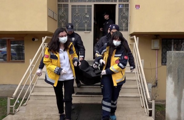 Erzurum'da evlat vahşeti: Önce annesini öldürdü, sonra babasını yaraladı!