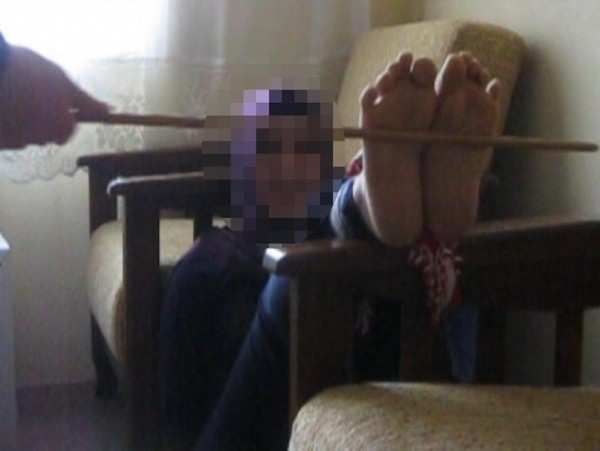 Kadınları falakaya yatırıp video çekmişti! Türkiye’nin konuştuğu kargocu hakkında yeni gelişme!