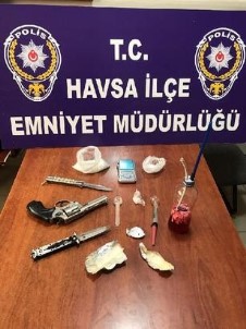 Edirne'de Zehir Tacirlerine Düzenlenen Operasyonda 5 Kisi Tutuklandi
