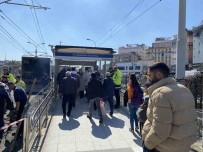  GÜNGÖREN SON DAKİKA - Güngören'de tramvay raydan çıktı