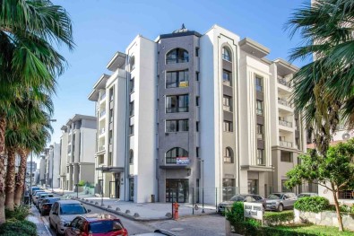 Izmir'de 365 Gün Içinde Deprem Yaralari Sarildi