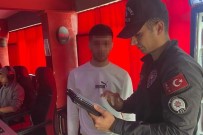 Izmir Polisinden Okul Çevrelerinde Siki Denetim