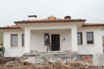 NURDAĞI - Depremin vurduğu Nurdağı'nda köy evlerinin ilk etabı bayramda teslim edilecek