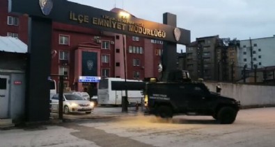 Hakkari’de polise taş ve sopalarla saldıran HDP'lilere operasyon