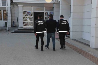 Mersin'de Ele Geçirilen Uyusturucuyla Ilgili 2 Kisi Gözaltina Alindi