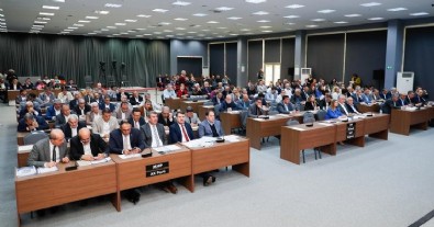 'Vatandaşın parasını çarçur etmem' demişti! CHP’li başkan anketlere milyonlar dağıtmış...