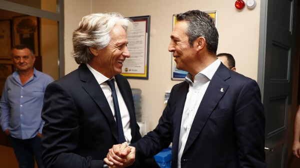 Jorge Jesus'tan Fenerbahçe yönetimine mesaj