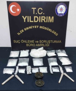 Bursa Polisi 34 Suç Kaydi Bulunan Zanliyi 530 Gram Uyusturu Ile Yakaladi