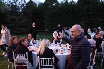 Büyükçekmeceli Kadinlar Edirne'de Iftar Yemeginde Bir Araya Geldi