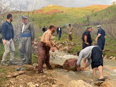 Derecik'te Yagis Birçok Köyü Susuz Birakti