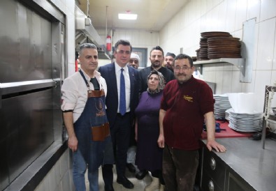 Osman Gökçek sahur programına katıldı