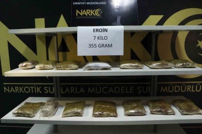 Otomobilin Kapi Boslugunda 7 Kilo 355 Gram Eroin Ele Geçirildi