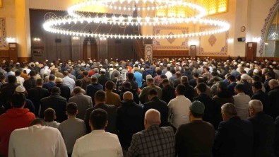 Enderun Usulü Teravih Gelenegi Haliliye'de Yasatildi