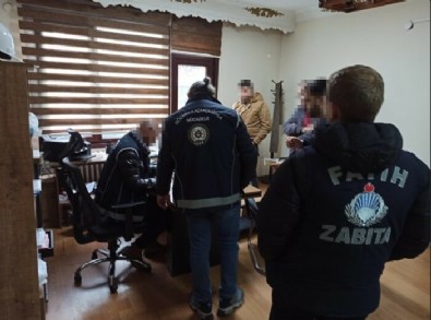 Fatih'te sahte belge operasonu! Yabancılara sahte belgeyle izin düzenlediler