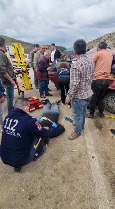 Korkunç kazada 1 ölü, 7 yaralı! AK Partili isim müdahale etti