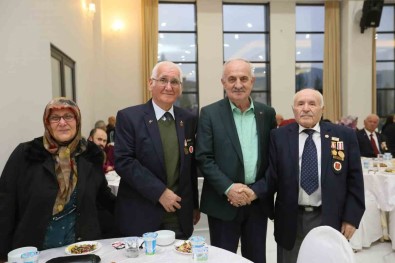 Derince'de Gönül Sofralari Kuruluyor