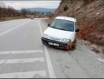 Gediz'de Trafik Kazasinda Yasli Kari Koca Yaralandi