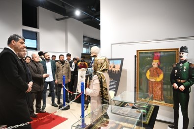 Kartepe'de Kutsal Emanetler Sergisi Ilgi Görüyor