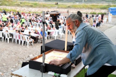 Osmaniye'de Iftar Öncesi Kum Sanati Ve Semazen Gösterisi