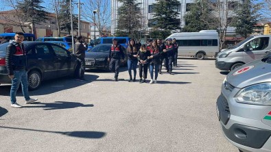 Uyusturucu Tacirlerine Yönelik Operasyonda 2 Kisi Tutuklandi