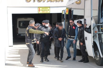 Antalya'da Aranan 75 Süpheli Yakalandi