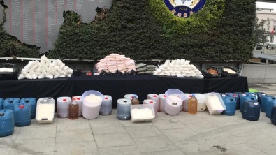 Istanbul'da Uyusturucu Tacirlerine Darbe Üstüne Darbe Açiklamasi 1 Ton 200 Kilo Uyusturucu Ele Geçirildi