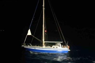 Izmir Açiklarinda 56 Göçmen Yakalandi