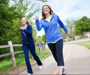 'Yürüme Hizi Saatte En Az 5 Kilometre Olmali'