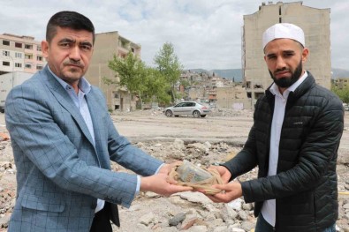 Din Görevlileri 57 Bin Dolar Buldu, Polise Teslim Etti