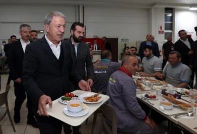 Hulusi Akar Kayseri'de sahurda konuştu: Teröristleri bırakacağız diyerek cesaretlendiriyorlar