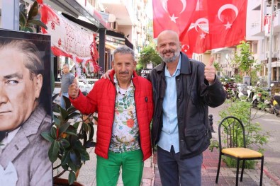 Marmaris'teki '105 Sokak'ta 23 Nisan Gelenegi Bu Yil Da Bozulmayacak