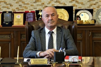 Baskan Akman'dan 'Kurtulus Günü' Mesaji