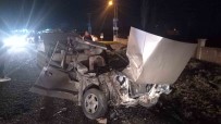 Elazig'da Römorka Çarpan Otomobil Hurdaya Döndü Açiklamasi 2 Yarali