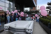 Klasik Otomobil Tutkunlari Kanserde Erken Teshise Dikkat Çekmek Için Yola Çikti