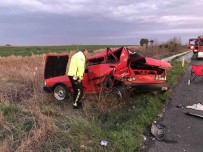 Park Halindeki Otomobile Çarpti Açiklamasi 4 Yarali