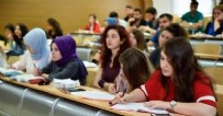  KOVİD-19 - Üniversitelerde hibrit eğitim yarın başlıyor