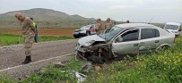 Gercüs'te Iki Otomobil Kafa Kafaya Çarpisti Açiklamasi 6 Yarali Haberi
