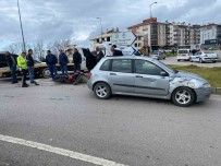 Sinop'ta Otomobille Çarpisan Motosiklet Sürücüsü Yaralandi Haberi