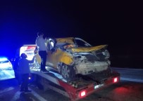 Ticari Taksi Tira Çarpti Açiklamasi 1 Yarali