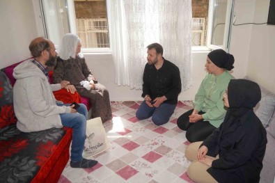 Yaslilara Bayram Hediyesi